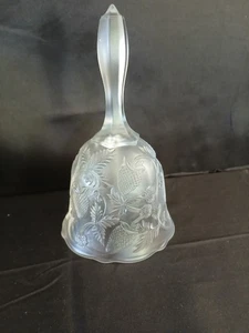 Fenton Satin Glass Strawberry Embossed Bell Signiert - Bild 1 von 7