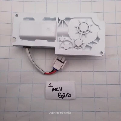 GE REFRIGERATOR ICE MAKER AUGER 239D2370G005 - Image 1 of 4