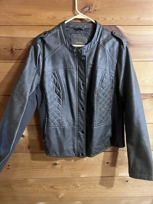 Chaqueta de moto gris de cuero sintético Maurices talla 2 para mujer Foto 1 de 3