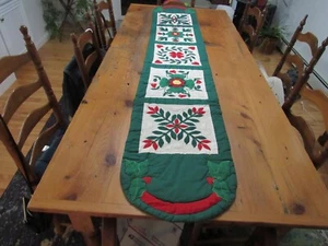 LONG HANDMADE CHRISTMAS TABLE RUNNER APPLIQUE RED GREEN HOLLY BERRY HEARTS 86X16 - Picture 1 of 13