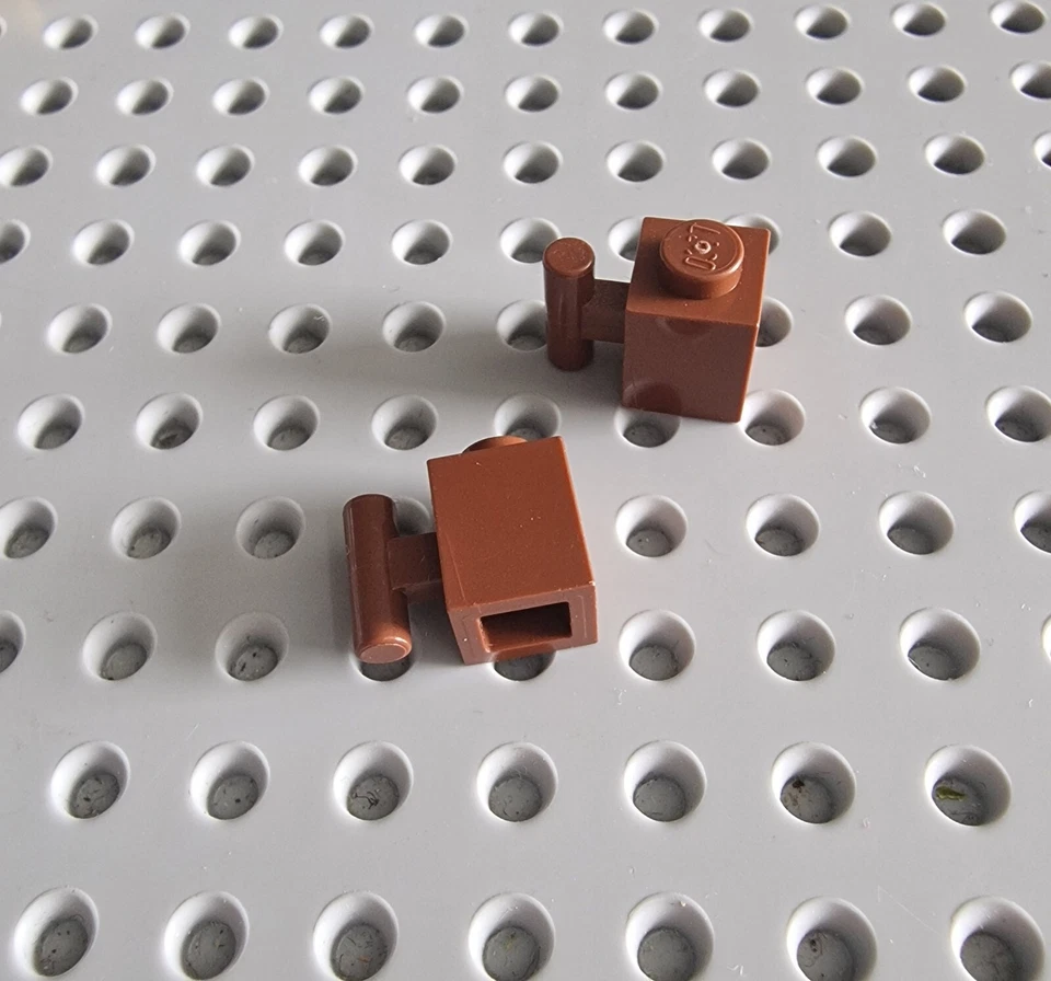 LEGO Baustein mit Griff 1x1 reddish braun 2 Stück Black Brick Modified 2921 A006 - Bild 1 von 1