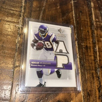2007 SP Rookie Threads Adrian Peterson Authentic Memorabilia Dual Jersey # RT-AP - Image 1 of 2