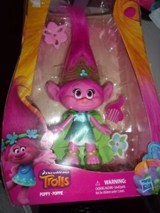 NUEVO HASBRO DREAMWORKS TROLLS - DIAMANTE AMAPOLA Y TIPO - Imagen 1 de 2