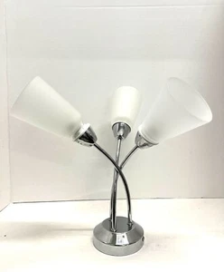 Argos Home Parton Lampada da soffitto a 3 luci - bianco e cromato 9206214 U L30 - Foto 1 di 4