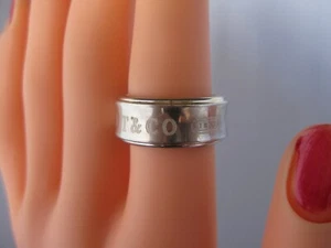 Anillo Tiffany & Co. T & Co. 2005 de plata de ley 925 con doble banda en T - Imagen 1 de 11