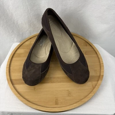 Liz Claiborne Randy Brown Suede Flats US 8.5 - Image 1 of 4