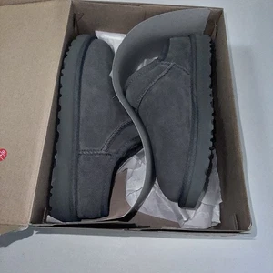 Women 9 Ugg Classic Slipper 1108193 Suede Slippers Slip-On Grey - Picture 1 of 7