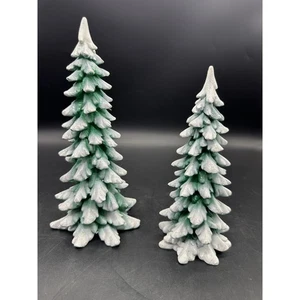 Juego de 2 pinos de porcelana Dept 56 Village Wintergreen Pines #52661 - Imagen 1 de 5