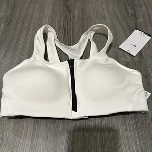 Nike Women's Sports Bra Size Zip Up New With Tags Never Worn.   Size small  - Picture 1 of 2