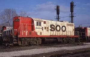 MS Original Slide SOO LINE EMD GP9 #2404 - Schiller Park IL 1971 - Picture 1 of 1
