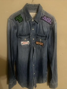 American Eagle Outfitters: camicia in denim, maniche lunghe, taglia: toppe a fascia media - Foto 1 di 7