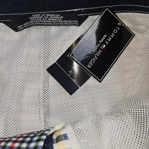 NEU Tommy Hilfiiger Patchwork Shorts Badehose Herren Gr. Large kariert Schwimmen Netzfutter. - Bild 1 von 8