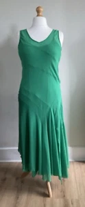 BEAUTIFUL FLOATY EMERALD GREEN DRESS BNWT's SIZE 14 - Picture 1 of 10