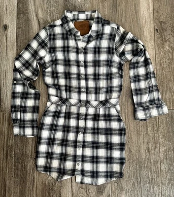 ROOTS Women’s Black Flannel Plaid Button Fitted Pockets  Med Roll Up Sleeves - Image 1 of 4