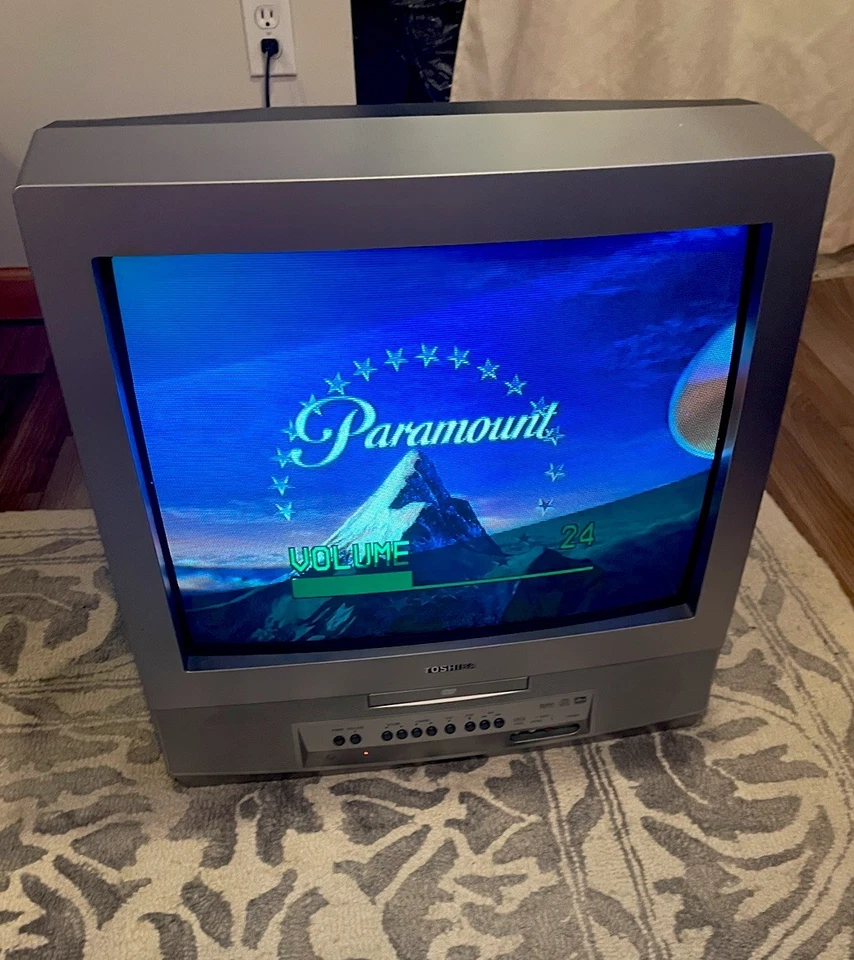 Toshiba MD20P1 20 pulgadas CRT Color TV DVD Combo Retro Juegos tiene Control Remoto y Manual Foto 1 de 4