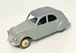 Dinky Toys No. 24T Citroen 2CV - Picture 1 of 6