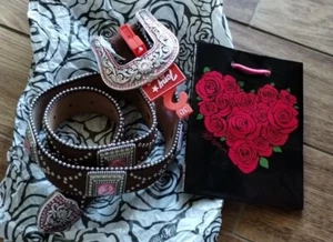 Brauner Damengürtel Tony Lama mit rosa Steinen und Kristallen. Größe 30. Große Schnalle - Bild 1 von 9