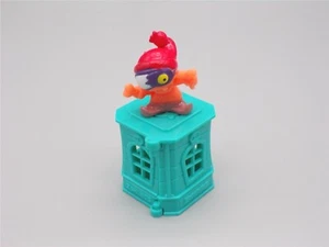 Zomlings: Serie 1 - Boneski # 35 seltene Figur (In The Town: Icky Igloo) - Bild 1 von 1