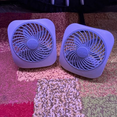 Ventiladores de mesa O2COOL Treva 5” portáteis alimentados por bateria (2) - Imagem 1 de 4