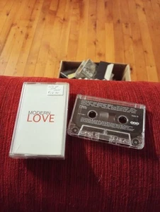 Modern Love (2001) Cassette Hong Kong.Craig David The Corrs Eric Clapton Madonna - Picture 1 of 3