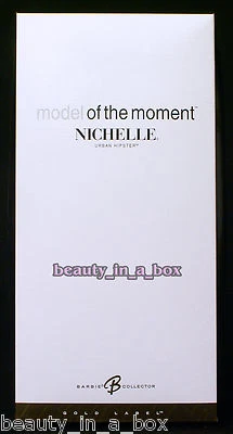 Muñeca Barbie Nichelle Modelo Hipster Urbana del Momento AA Afroamericana. Foto 1 de 4