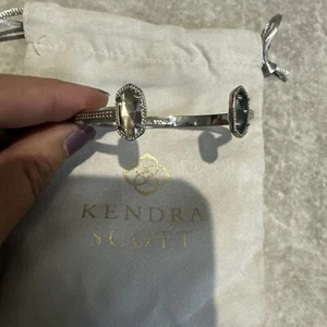 Kendra Scott Elton Bracelet MOP - Picture 1 of 5