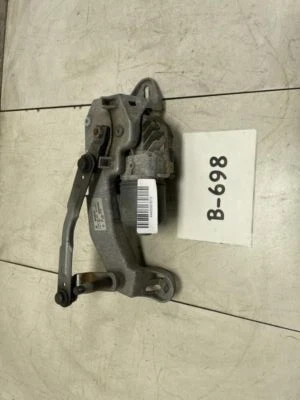 2007 MERCEDES S550 4-MATIC FRONT LEFT DRIVER  WINDSHIELD WIPER LINKAGE w/ MOTOR - Image 1 of 4