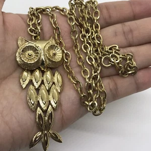 Vintage AVON Owl Pendant 24” Necklace Gold Tone Articulated - Picture 1 of 8