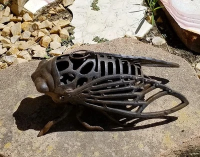 Quemador de incienso chino Feng Shui cigarra - diseño intrincado, símbolo de renovación Foto 1 de 4