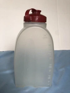 Rubbermaid 2 Qt 64 oz Drink Container Pitcher Drink Bottle w Flip Lid #G5 - Picture 1 of 4