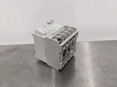 Allen-Bradley 700DC-MB220 Contact Relay Ser A 12-300, VAC 24, VDC - Image 1 of 4