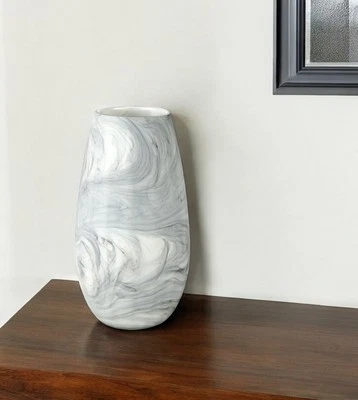 Jarrón de mesa de cristal cilíndrico abstracto gris y blanco de 12" Foto 1 de 4