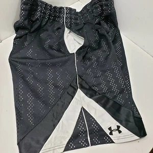 Under Armour Herren XXL Basketball schwarz & weiß 2-lagig sportliche lange Shorts - Bild 1 von 9