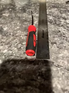 Snap-on sgsr3ar 5-1/2" soft grip contoured seal removal tool red - Picture 1 of 4