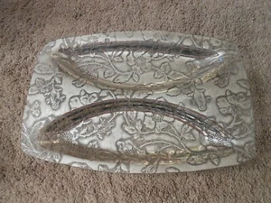 VTG 2 SECTIONED GLASS VEGETABLE/RELISH SERVING DISH GORGEOUS SILVER OVERLAY - Picture 1 of 9