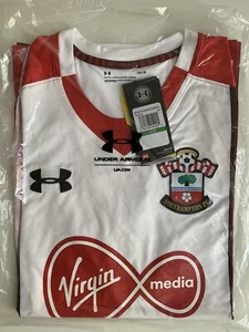 Southampton FC Under Armour originale numero giocatore di maglia - taglia L - nuova con etichette! - Foto 1 di 1