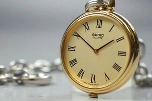 Vintage 1983 Seiko Pocket Watch 1400-0800 SFQD854 Gold Roman Numerals 26mm JAPAN - Picture 1 of 10
