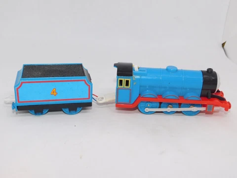 Motorized Trackmaster Thomas & Friends Train Engine 2006 gordon & tender Cover