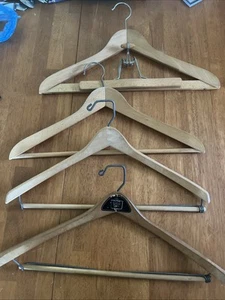 Lote de 4 perchas de madera vintage 17-18" abrigo/pantalones/faldas/trajes - Imagen 1 de 9