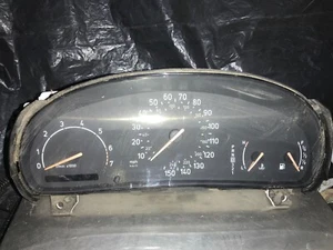Speedometer Instrument Cluster Panel Gauges 00 01 Saab 9-5 9-3 (46-I) - Picture 1 of 3
