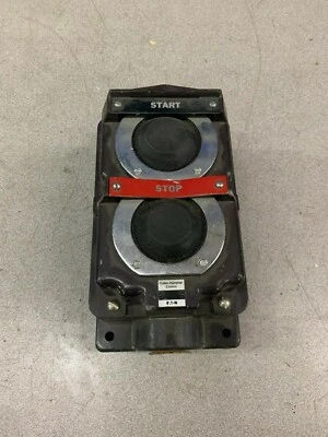 NEW NO BOX CUTLER-HAMMER HEAVY DUTY PUSHBUTTON STATION 10250H1884 - Image 1 of 4