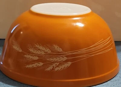 Vintage Pyrex 403 Autumn Harvest Wheat Pattern Mixing Bowl 2.5 Qt. USA - Image 1 of 4