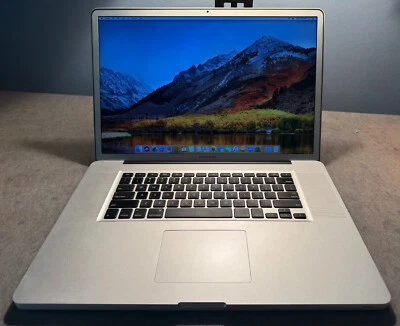 17" Apple MacBook Pro 8GB RAM 500GB HDD Intel Core i7 2.8GHz wProtect Cas Bundle - Image 1 of 4