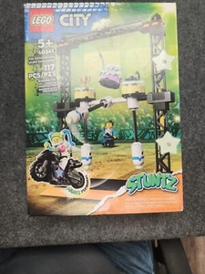 LEGO City Stuntz 60341 The Knockdown Stunt Challenge Set BRANDNEU - Bild 1 von 1