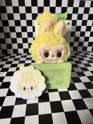 Школьный держатель для удостоверения личности с фотографией водительских прав Labubu желтый ремешок - Изображение 1 из 4