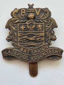 Original British Army WW1 1st Battalion Blackpool Volunteers Cap Badge - Bild 1 von 2