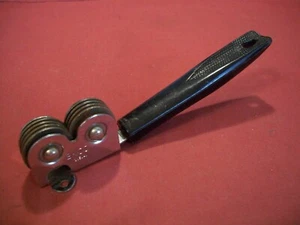 Vintage EKCO Pull Through Knife Sharpener U.S.A. - Picture 1 of 2