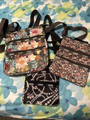 Bolso Bandolera Lesportsac 3 Bolsillos con Cremallera Organizador LOTE 3 Carteras Foto 1 de 4