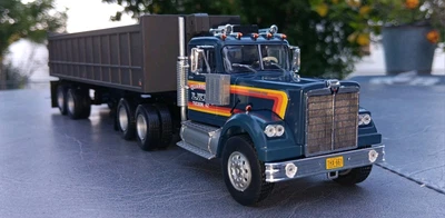 1/43 ixo diecast trucks - Image 1 of 4