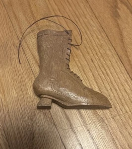Vintage Holz handgeschnitzt viktorianischer Stiefel signiert Weihnachten Urlaub Ornament - Bild 1 von 7